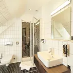 Hauser Boutique 3*