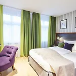 Hauser Boutique Hotel 3*
