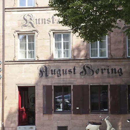 Hauser Boutique