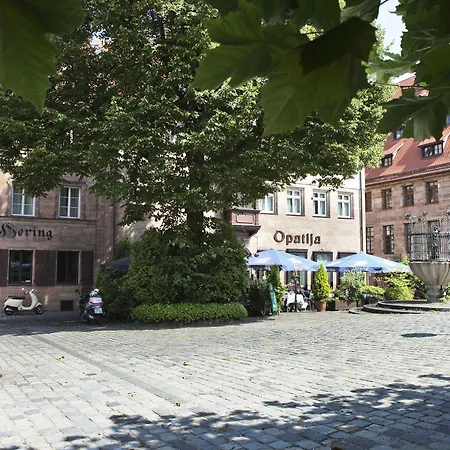 Hauser Boutique Отель Нюрнберг