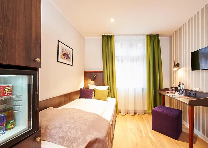 Hauser Boutique Hotel 3*